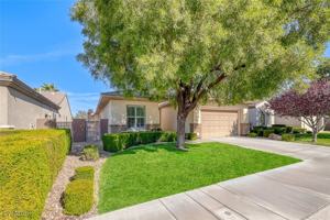 featured image of 8 Weston Hills Rd