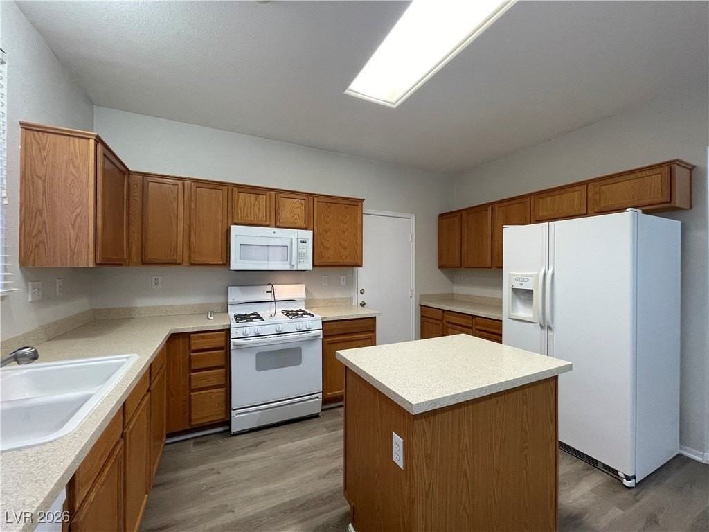 10617 Englewood Cliffs Ave - Photo 4 of 28