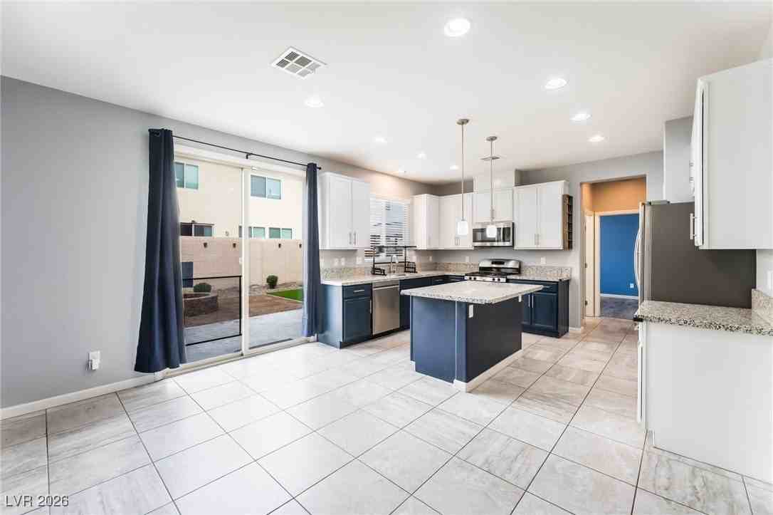 1216 Fox Grove Ct - Photo 7 of 29