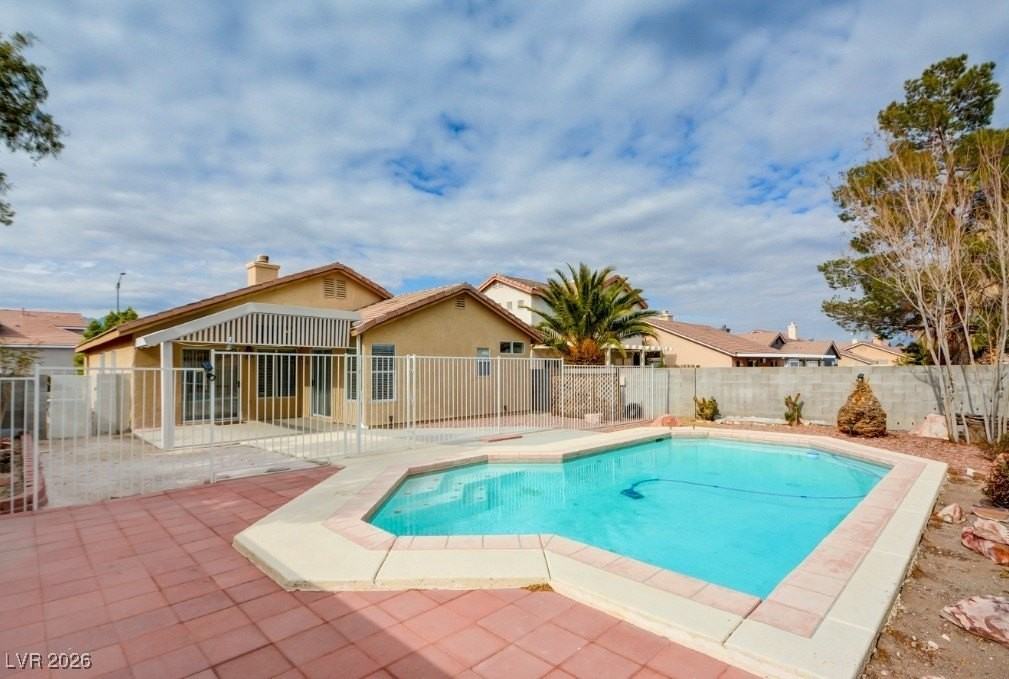 2300 Steinke Ln - Photo 2 of 15