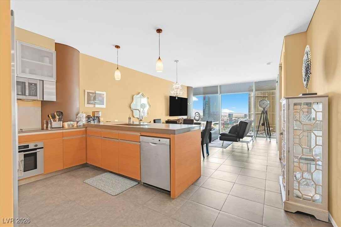 3722 S LAS VEGAS BL Boulevard #905 - Photo 4 of 32