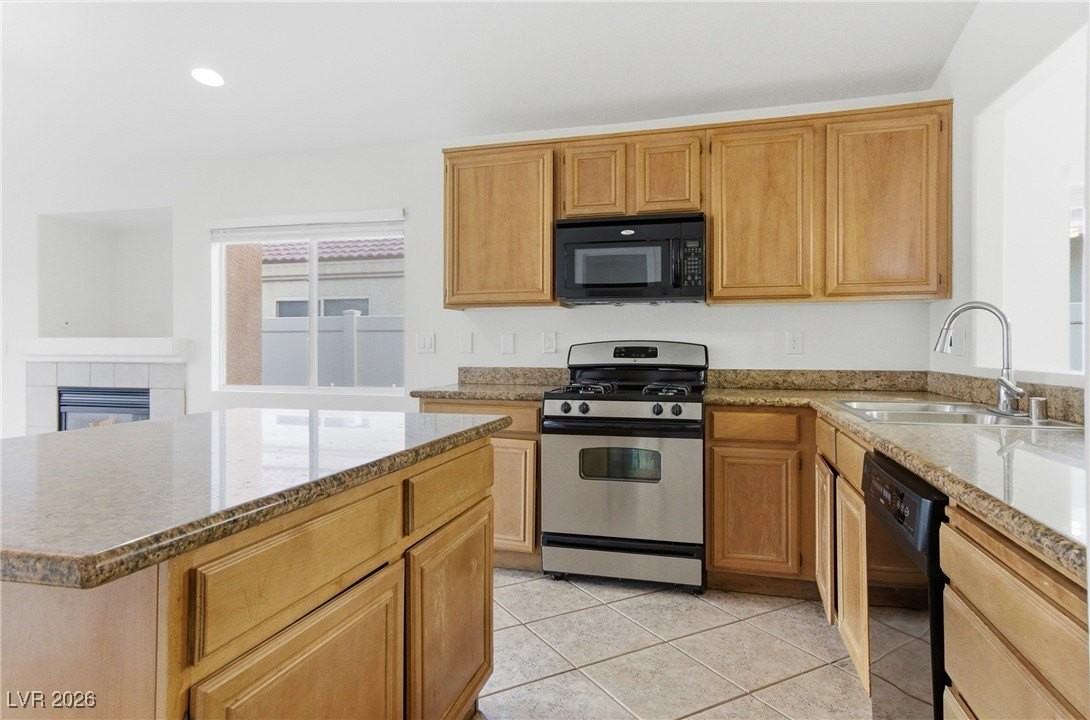 6670 Cinnabar Coast Ln - Photo 2 of 24