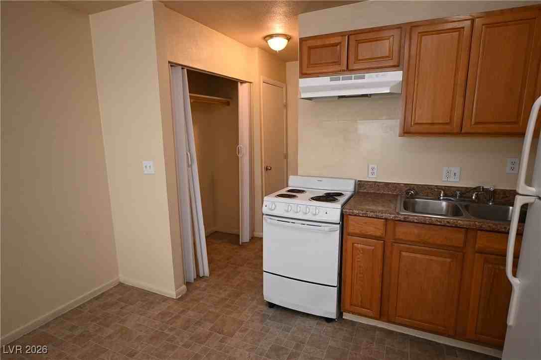 3021 E Carey Ave #1 - Photo 7 of 8