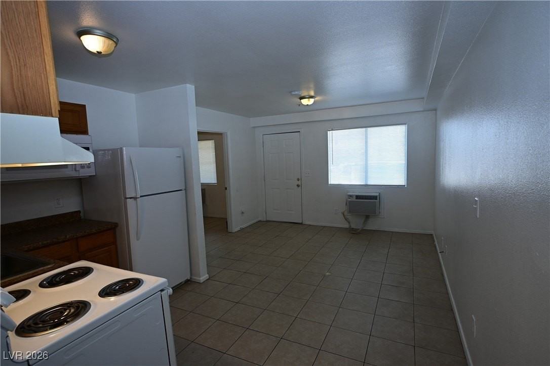 3017 E Carey Ave #4 - Photo 4 of 12