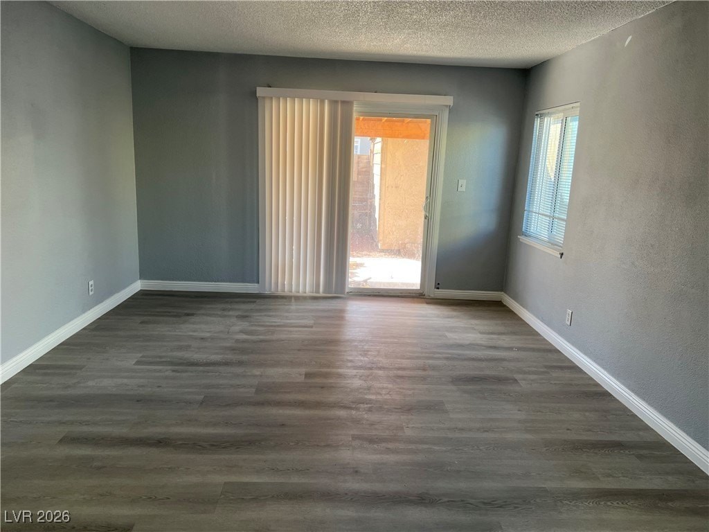 381 Wisteria Ave - Photo 3 of 14