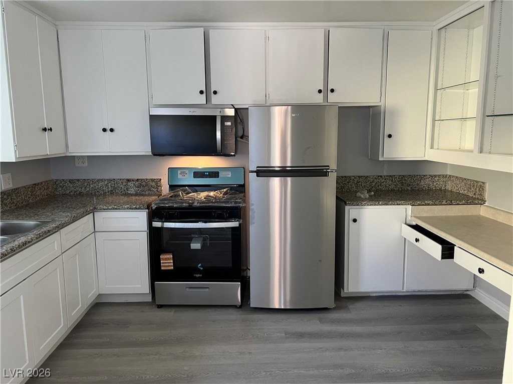 381 Wisteria Ave - Photo 6 of 14