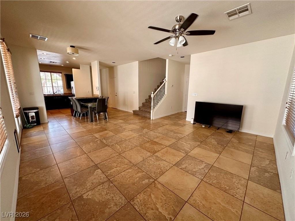 8465 Adams Grove St - Photo 5 of 37