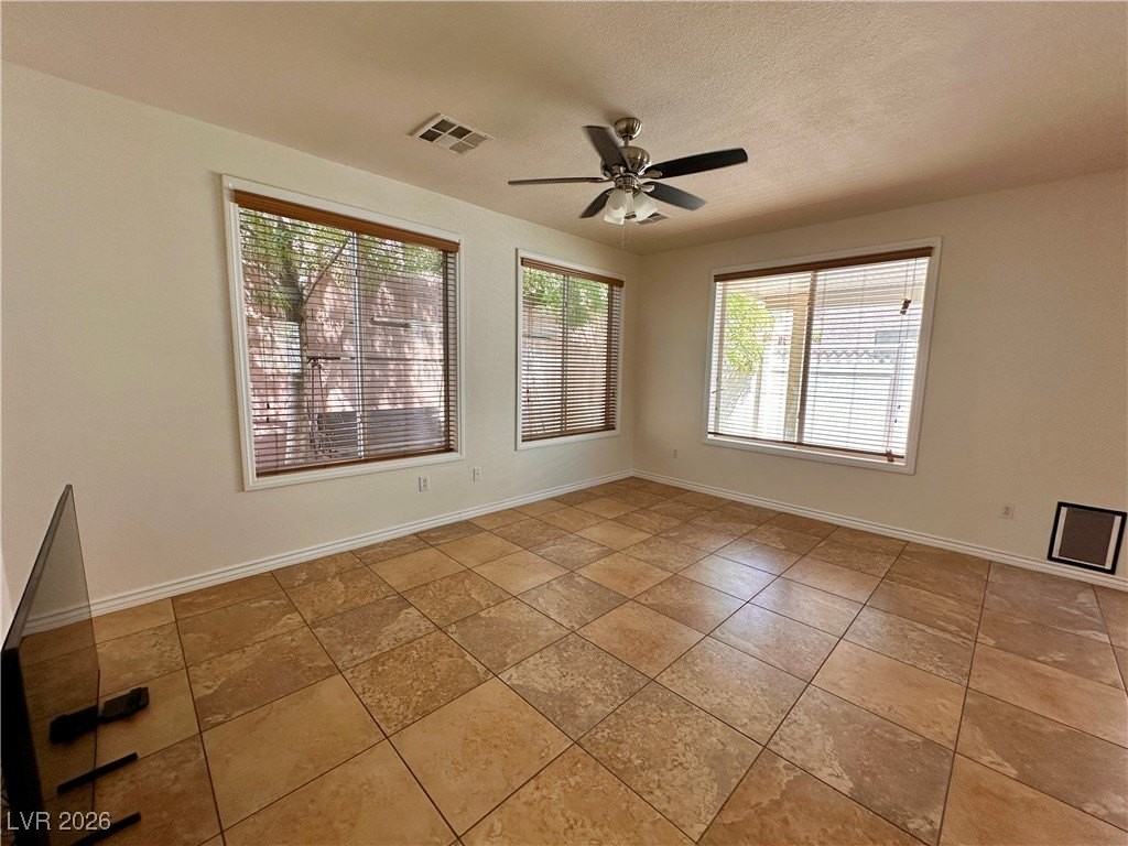 8465 Adams Grove St - Photo 7 of 37