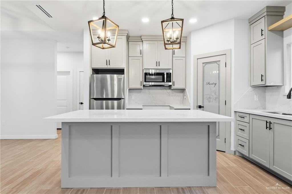 2437 Calle Moreno - Photo 3 of 17