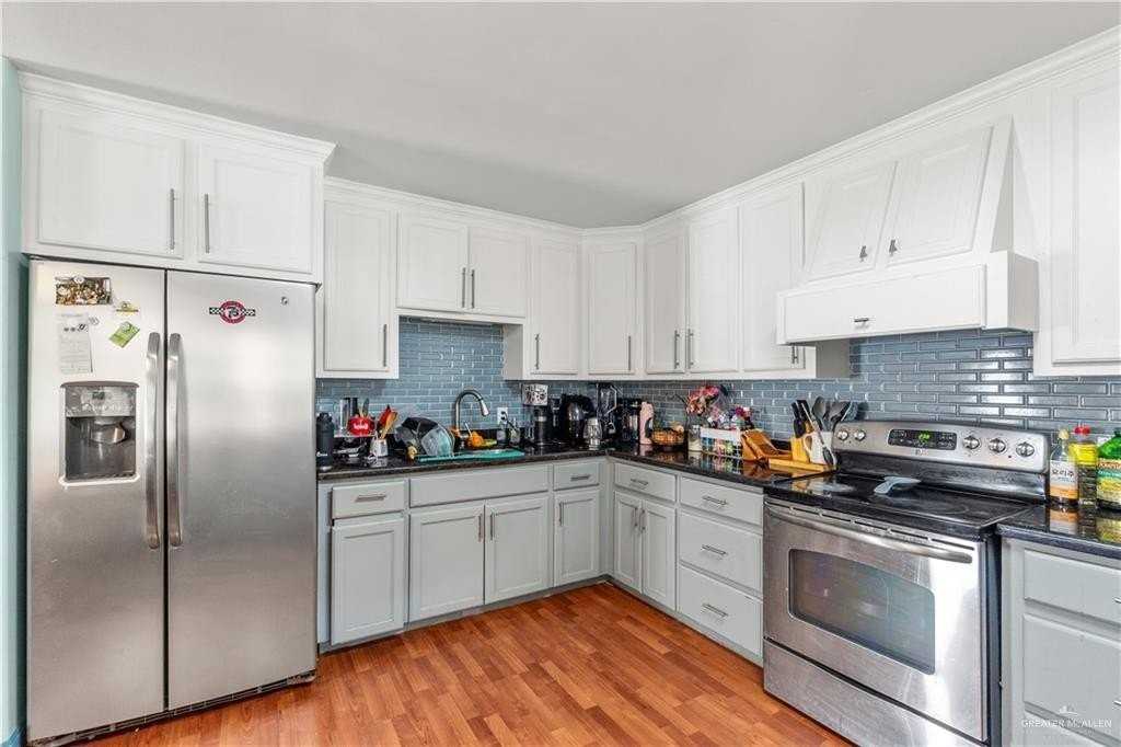 1708 Rio De Janeiro St - Photo 3 of 22