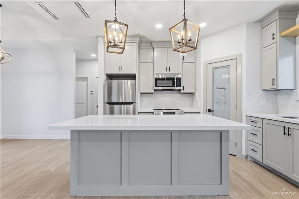 2352 Dorcas Circle - Photo 4 of 17