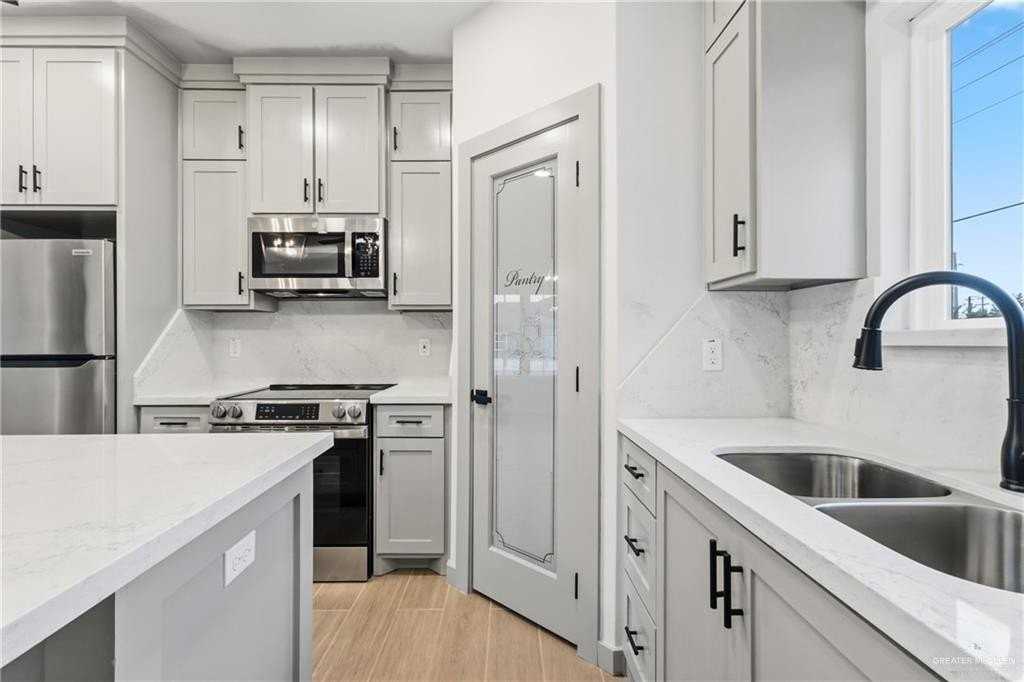 2352 Dorcas Circle - Photo 5 of 17