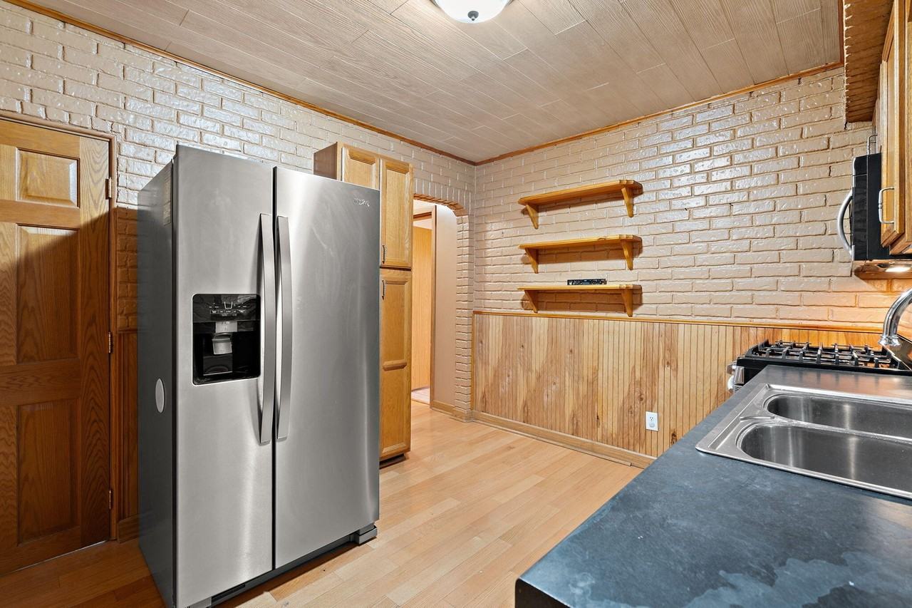 1601 Central Ave - Photo 5 of 19