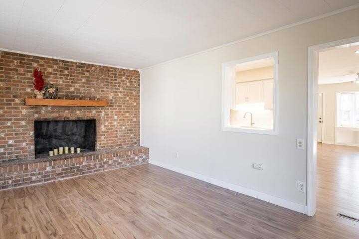 1529 Wismer St - Photo 7 of 14