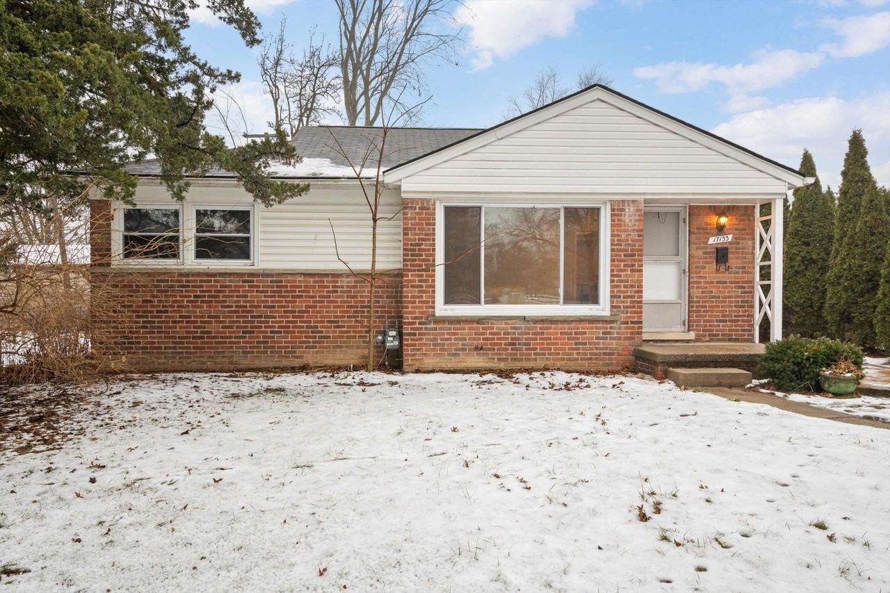 17133 Delaware Ave - Photo 2 of 37