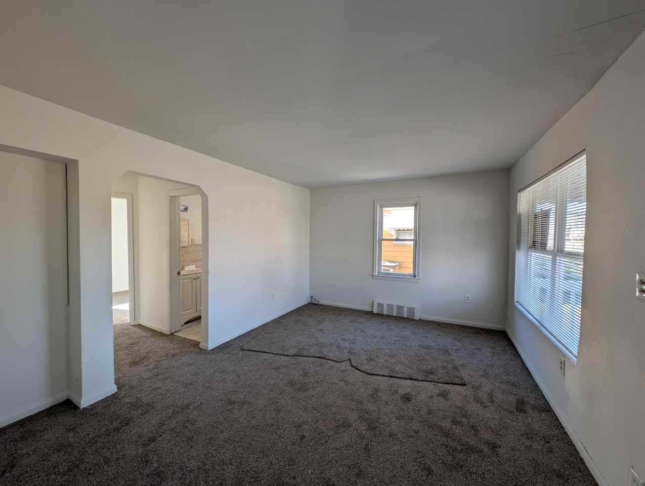 305 South Blvd W - Photo 4 of 16