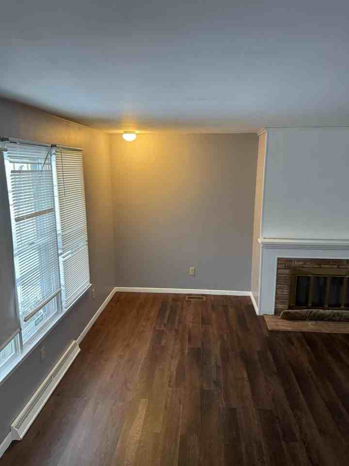 1544 Maine St - Photo 6 of 16