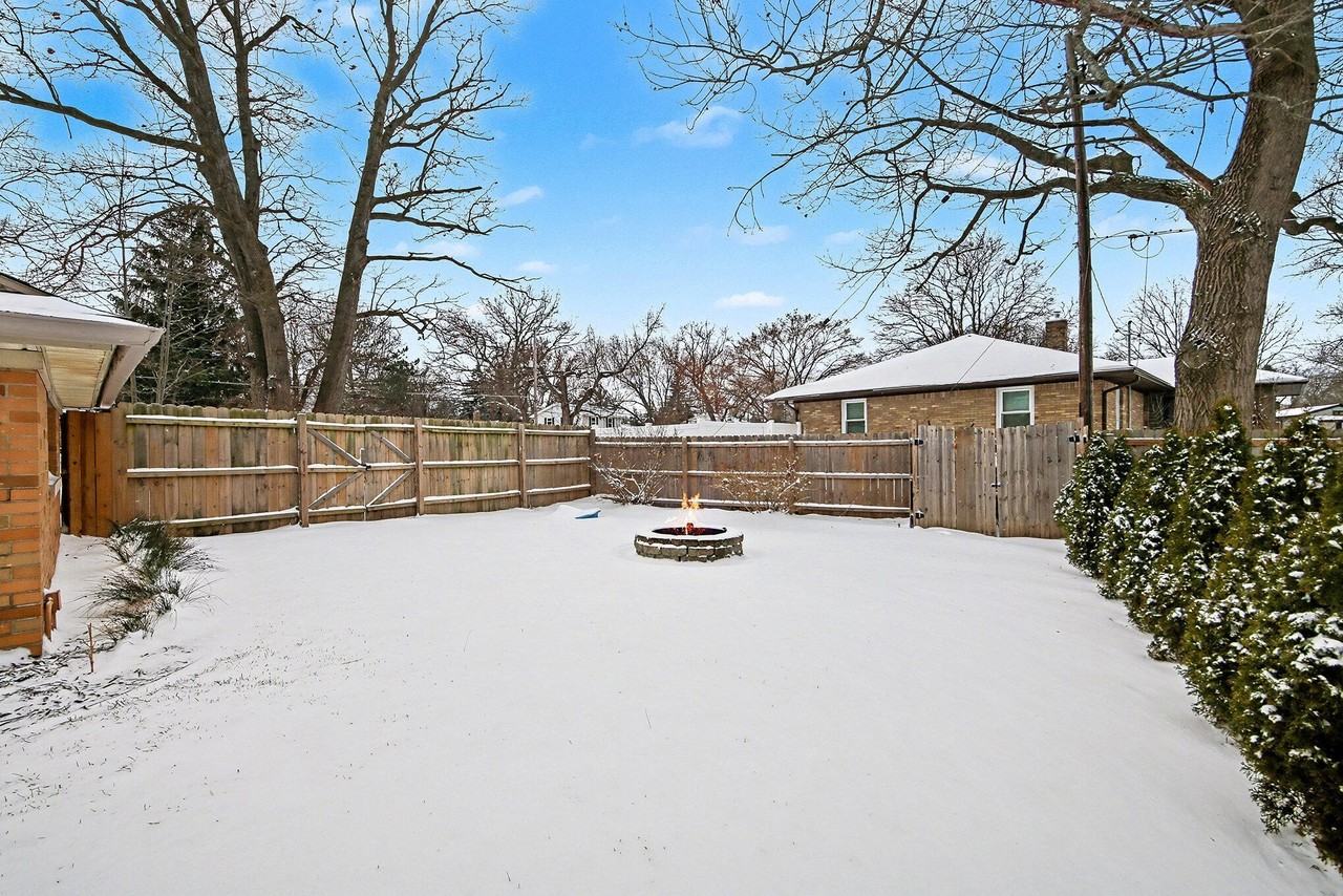 2907 Cascade Rd Se - Photo 4 of 16