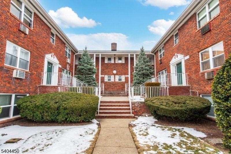 191 N Beverwyck Rd - Photo 2 of 21