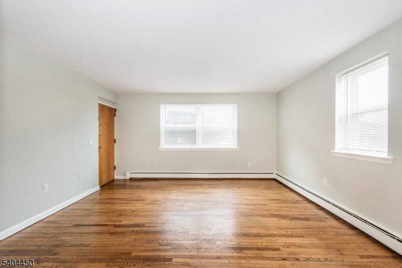 191 N Beverwyck Rd - Photo 4 of 21