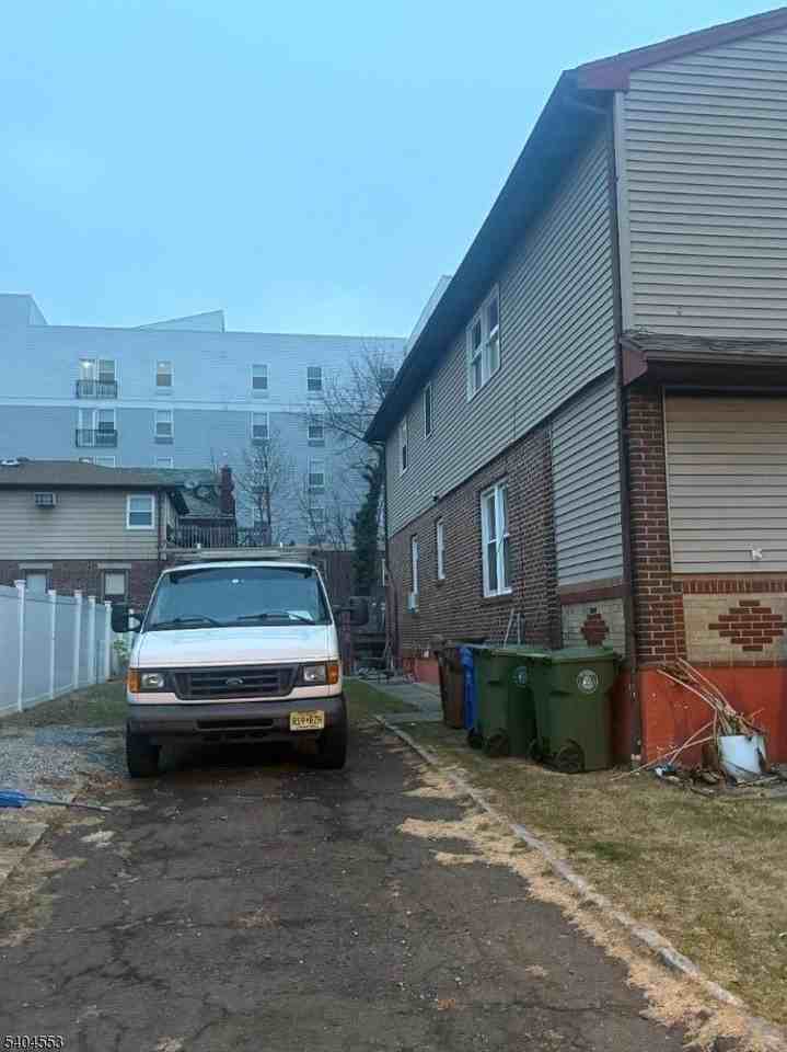 109 Penn Pl #1 - Photo 2 of 8