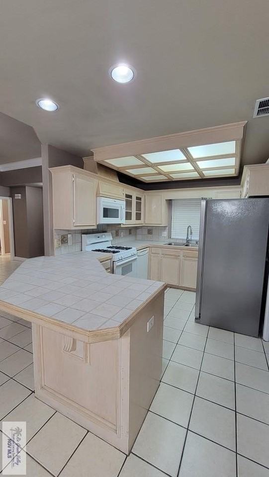 591 Geraldine Ln - Photo 7 of 24