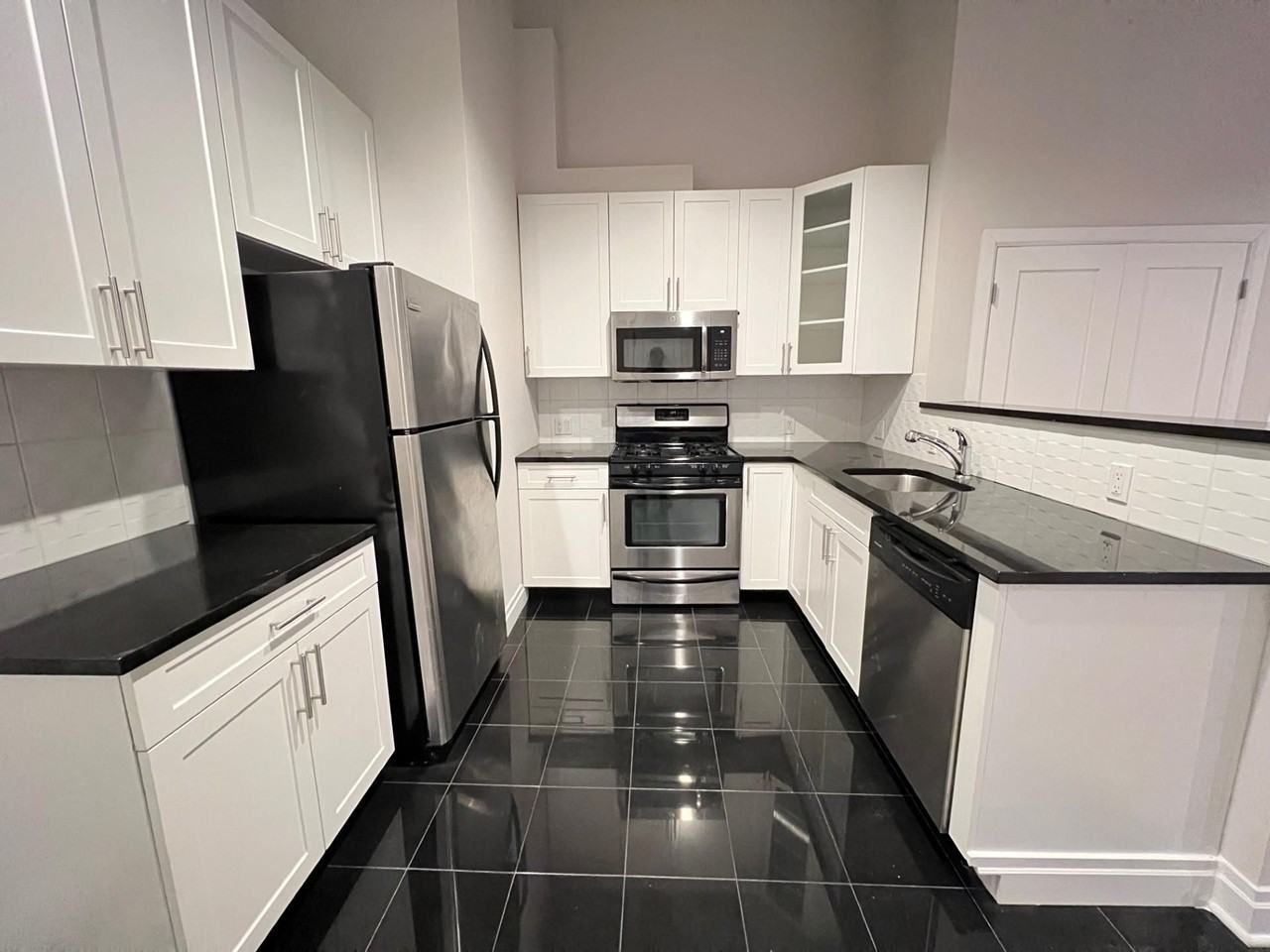 338 Grove St #2D - Photo 7 of 35