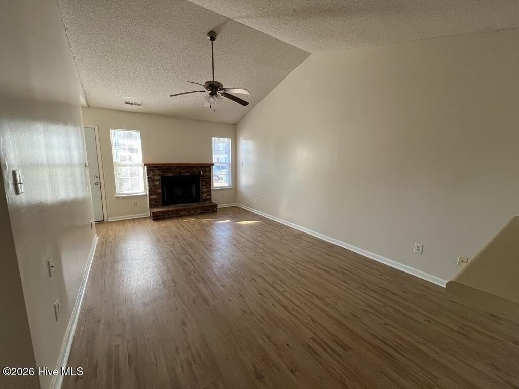 212 Live Oak Ct - Photo 2 of 10