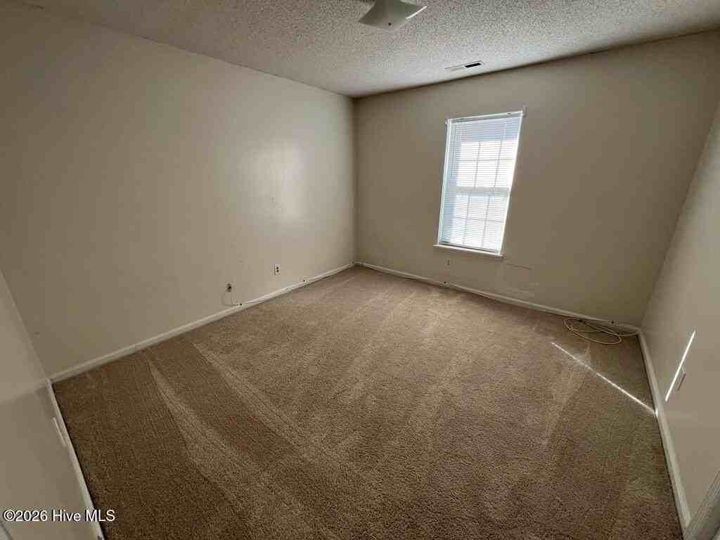 212 Live Oak Ct - Photo 6 of 10