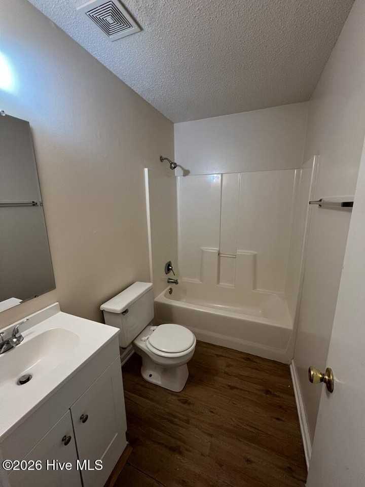 212 Live Oak Ct - Photo 7 of 10