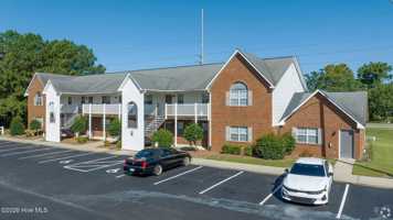 featured image of 504 Paladin Dr Apt L #L