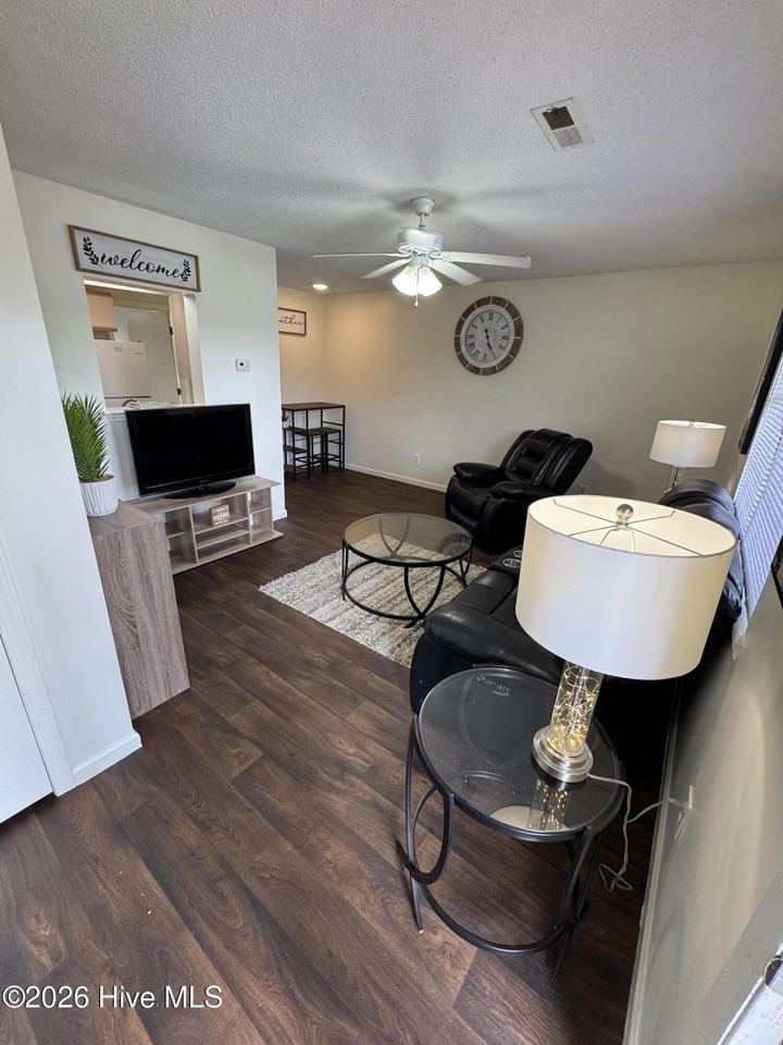 504 Paladin Dr Apt L #L - Photo 2 of 10