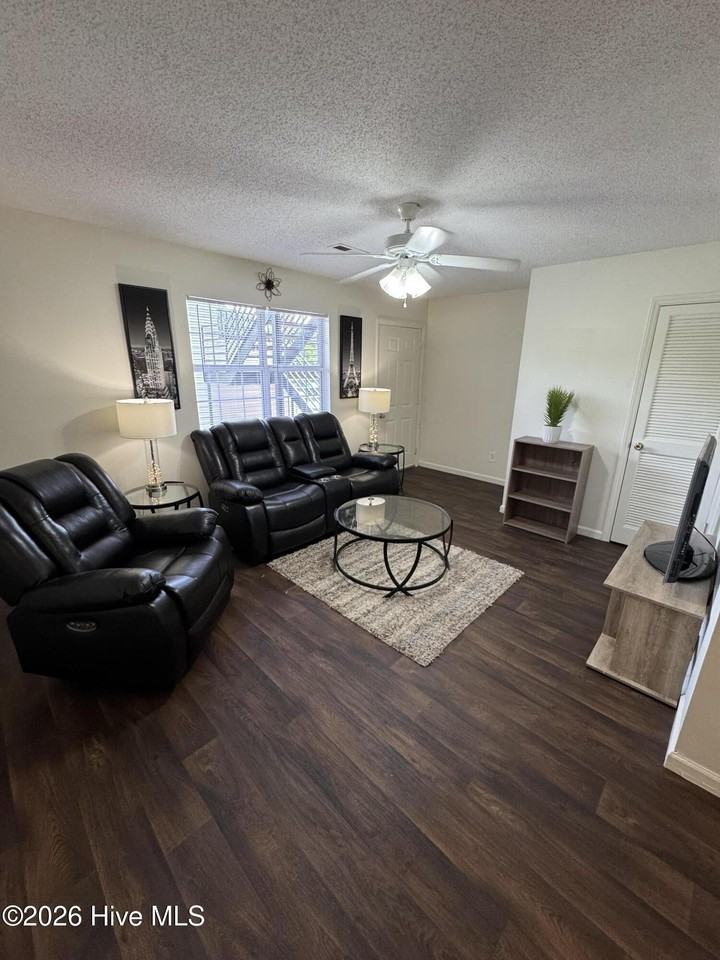 504 Paladin Dr Apt L #L - Photo 3 of 10