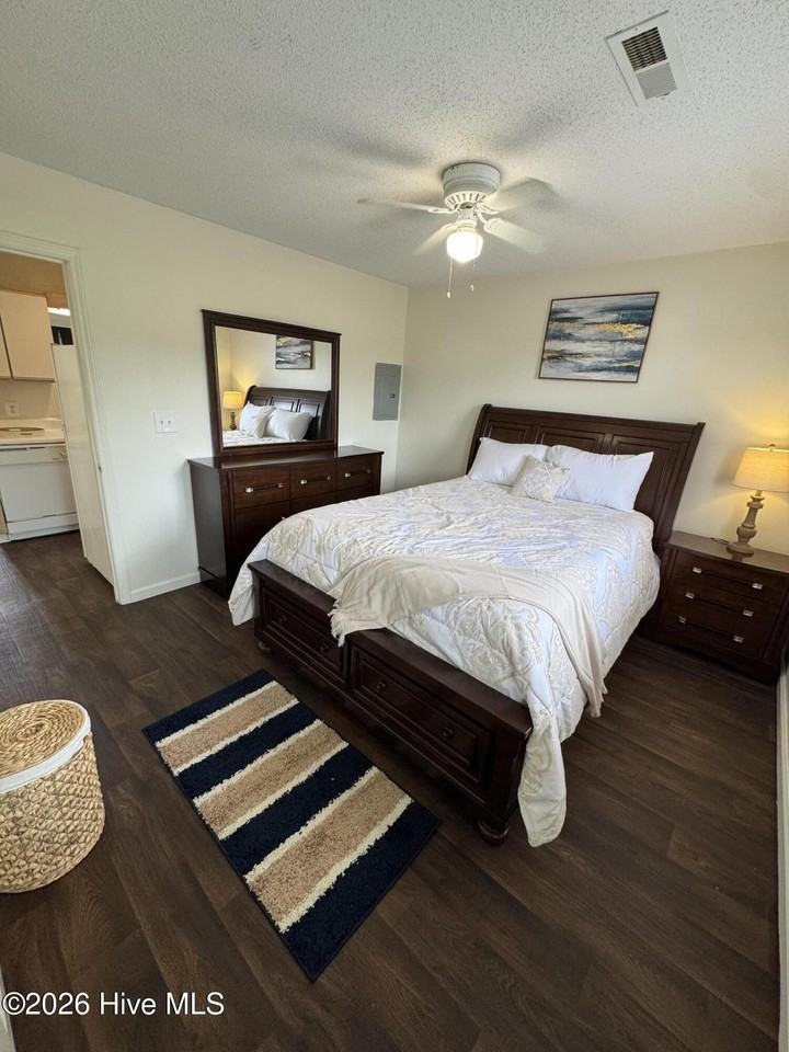 504 Paladin Dr Apt L #L - Photo 6 of 10