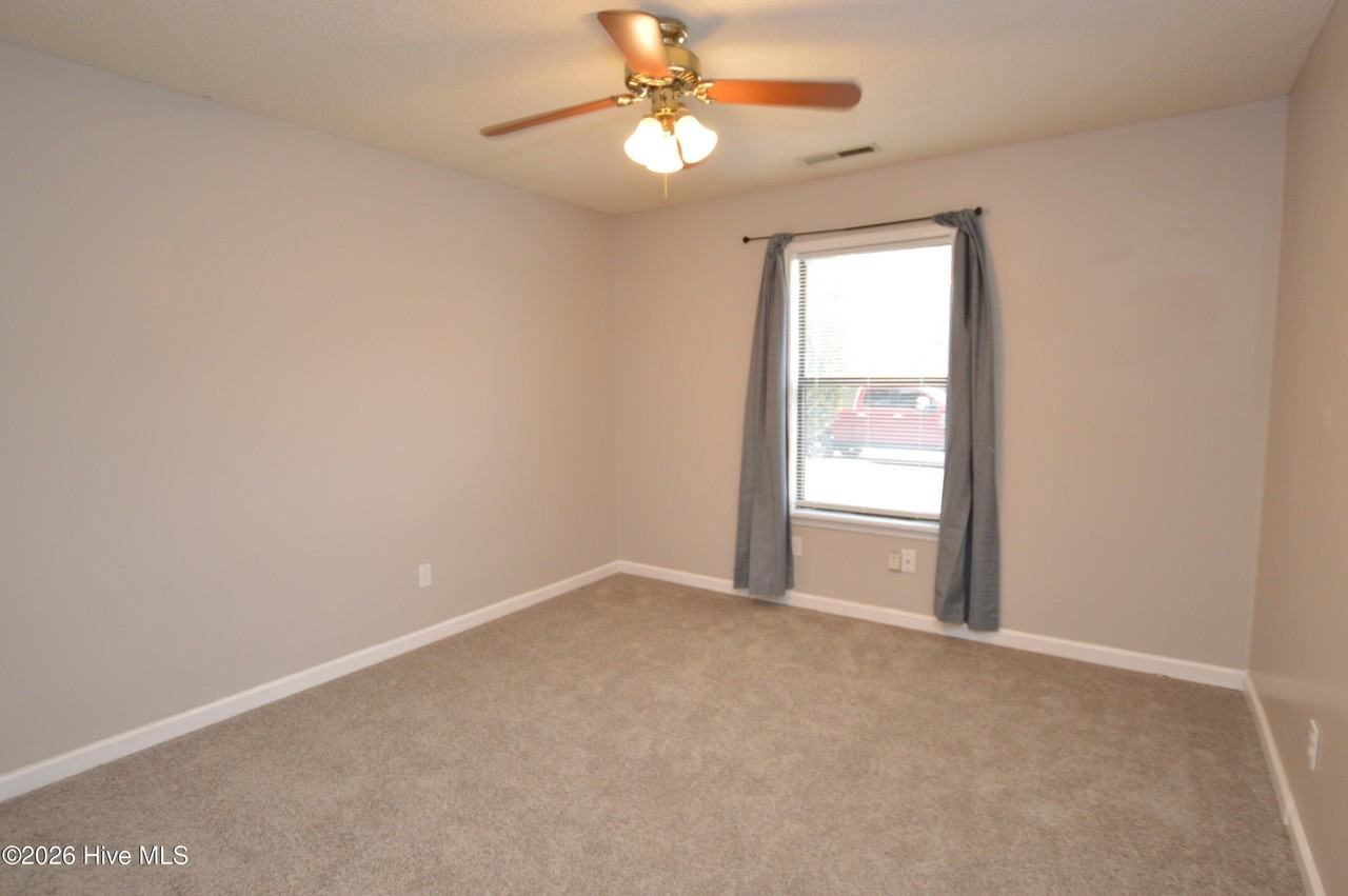 1051 Spring Villa Dr - Photo 6 of 14