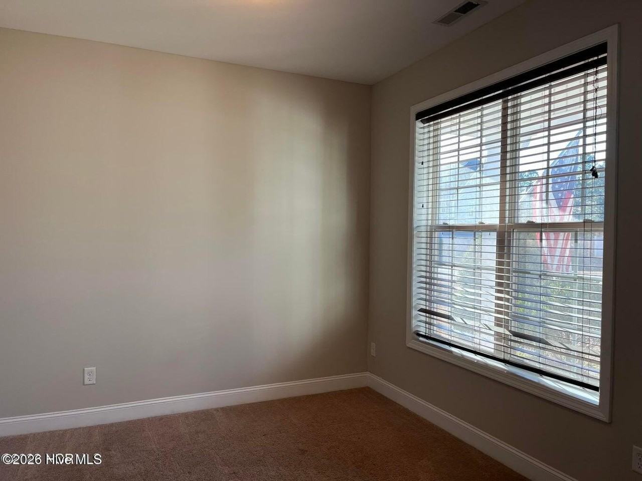 104 Kenna Ct - Photo 6 of 34