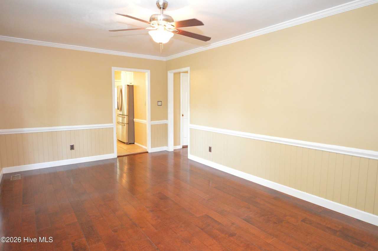 121 Kemberly Ct - Photo 3 of 29