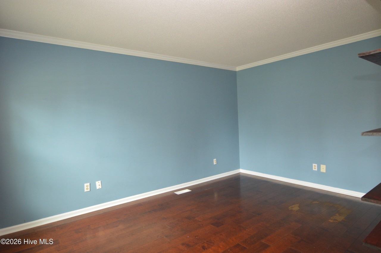 121 Kemberly Ct - Photo 4 of 29