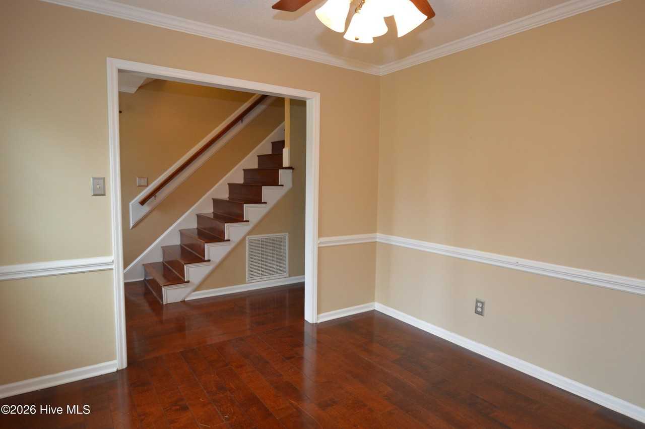 121 Kemberly Ct - Photo 7 of 29