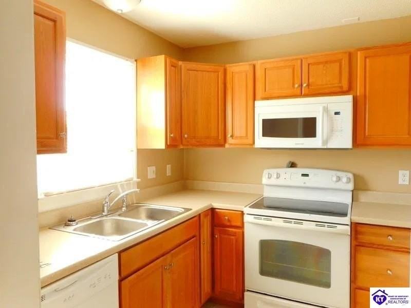 700 Westport Rd #C - Photo 3 of 5