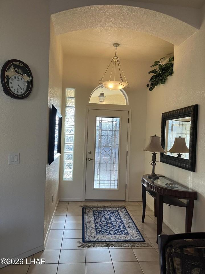 2261 Buckingham Blvd - Photo 2 of 23