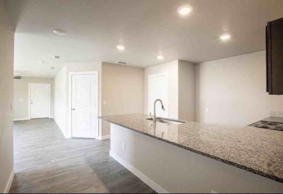 2417 144th 144 unit: B #B - Photo 4 of 13