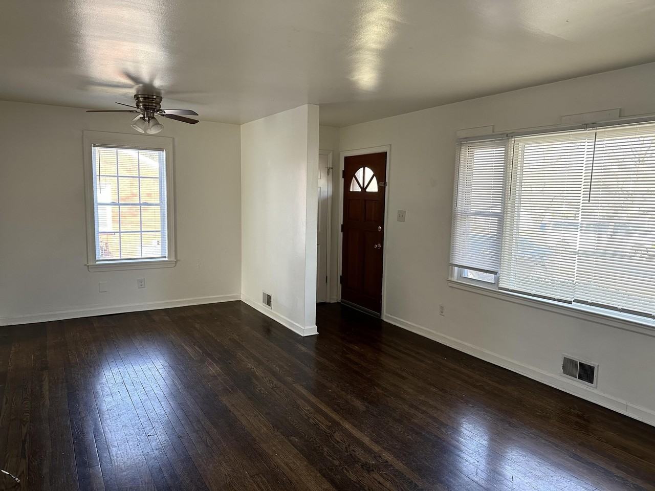 610 Kent Dr - Photo 2 of 11