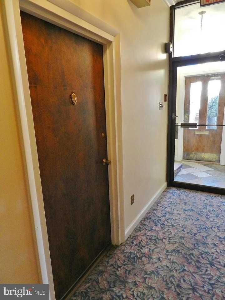 2120 N St Nw - Photo 7 of 21