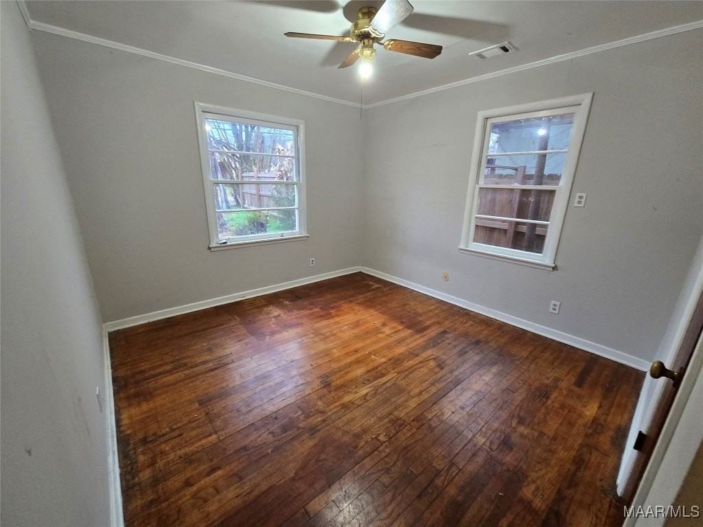 2205 E 5th St - Photo 5 of 10