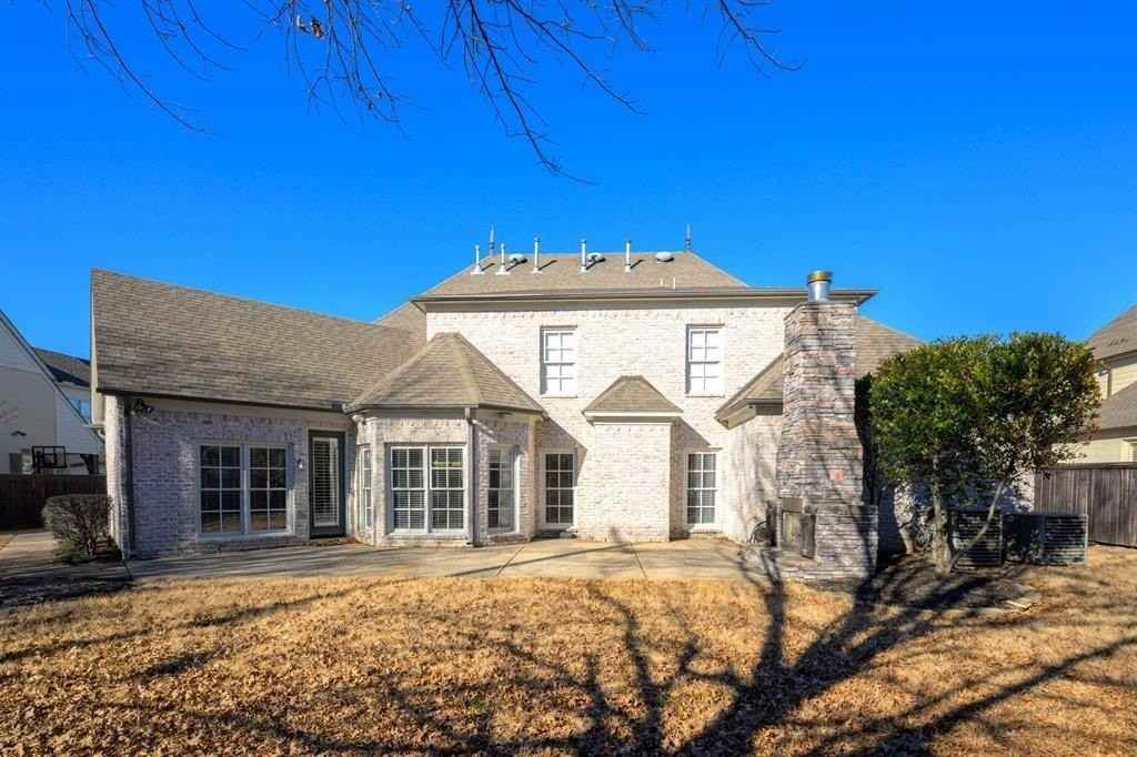 723 Briston Ln - Photo 2 of 32