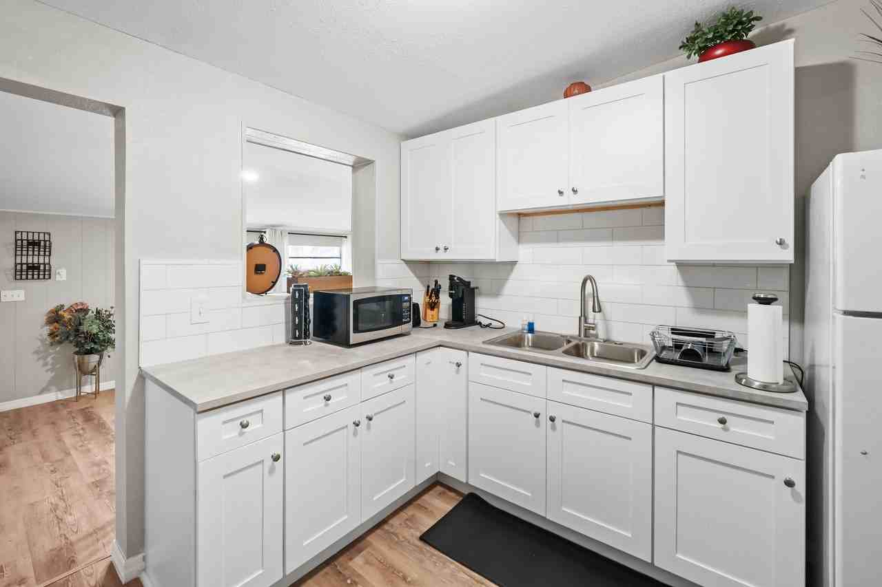 Le Brun Dr - Photo 6 of 15