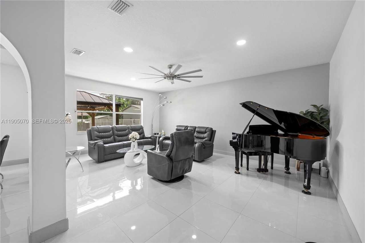 17125 35th Pl N - Photo 6 of 50