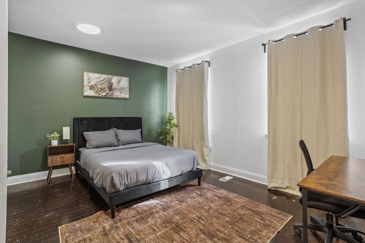 N Carlisle St - Photo 4 of 6