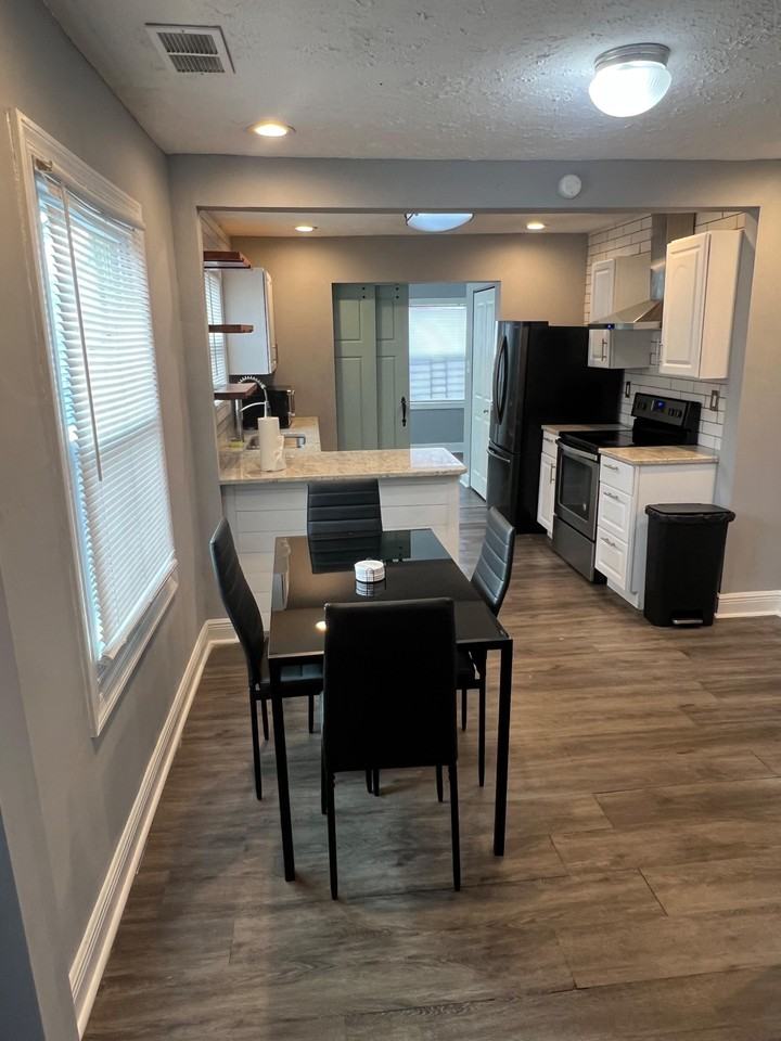 Ryan St Sw - Photo 3 of 17